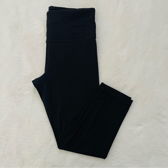 Athleta Pants - Athleta Classic Cropped Black Active Leggings